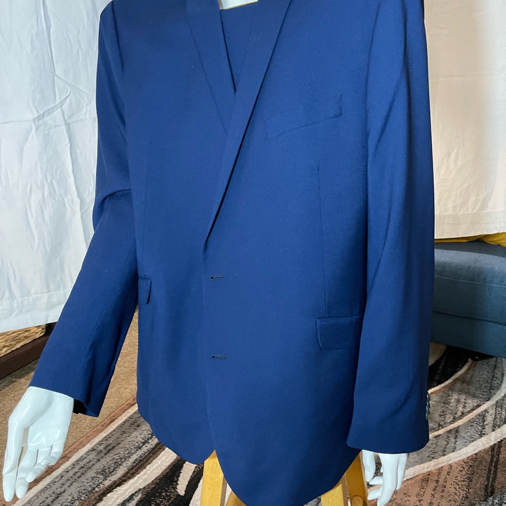 Kenneth Cole reaction suit